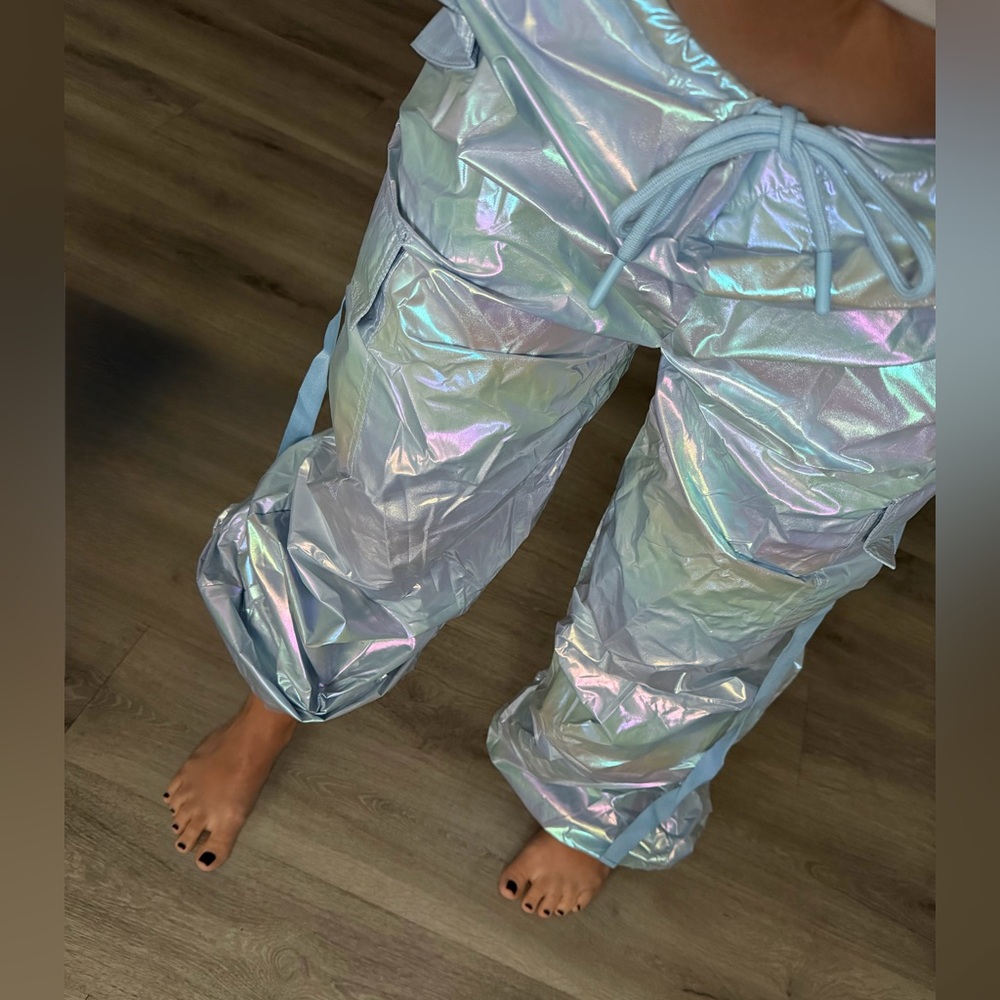 Women’s Y2K Holographic Parachute Pocket Cargo UFO Baggy Dance Pants - Picture 9 of 14